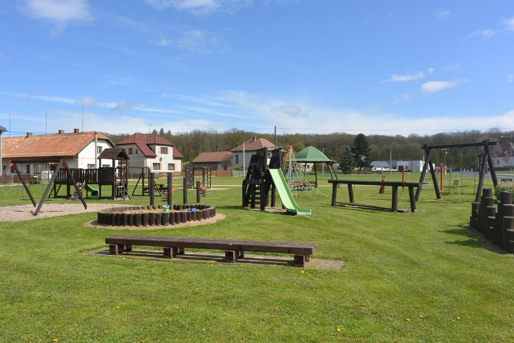 Rodinne Ubytovani - Family Accommodation Kobylice Kültér fotó